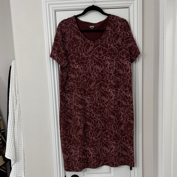 Duluth Trading Co Dresses & Skirts - Duluth Trading Co Burgundy Floral Dress